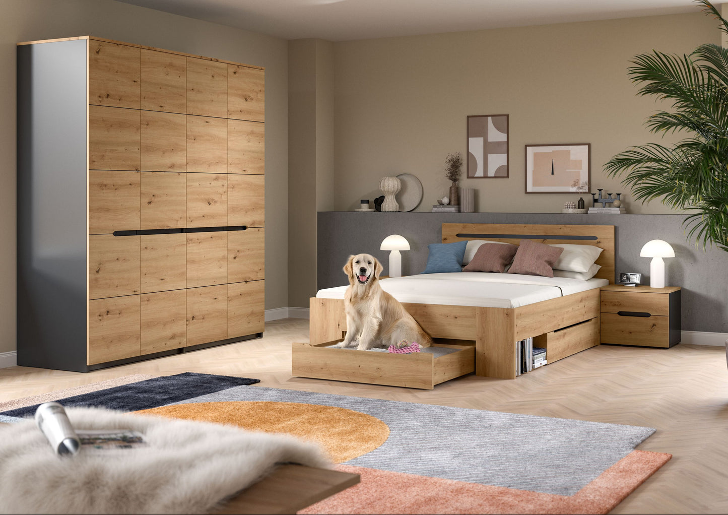Homes & Jones Schlafzimmer-Set mit Bett, Schrank und zwei Nachtkommoden; Hund im Vordergrund