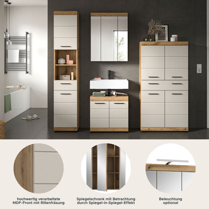 Homes & Jones Badezimmerset Detail: Spiegel, offene Fächer und Beleuchtung am Waschtisch
