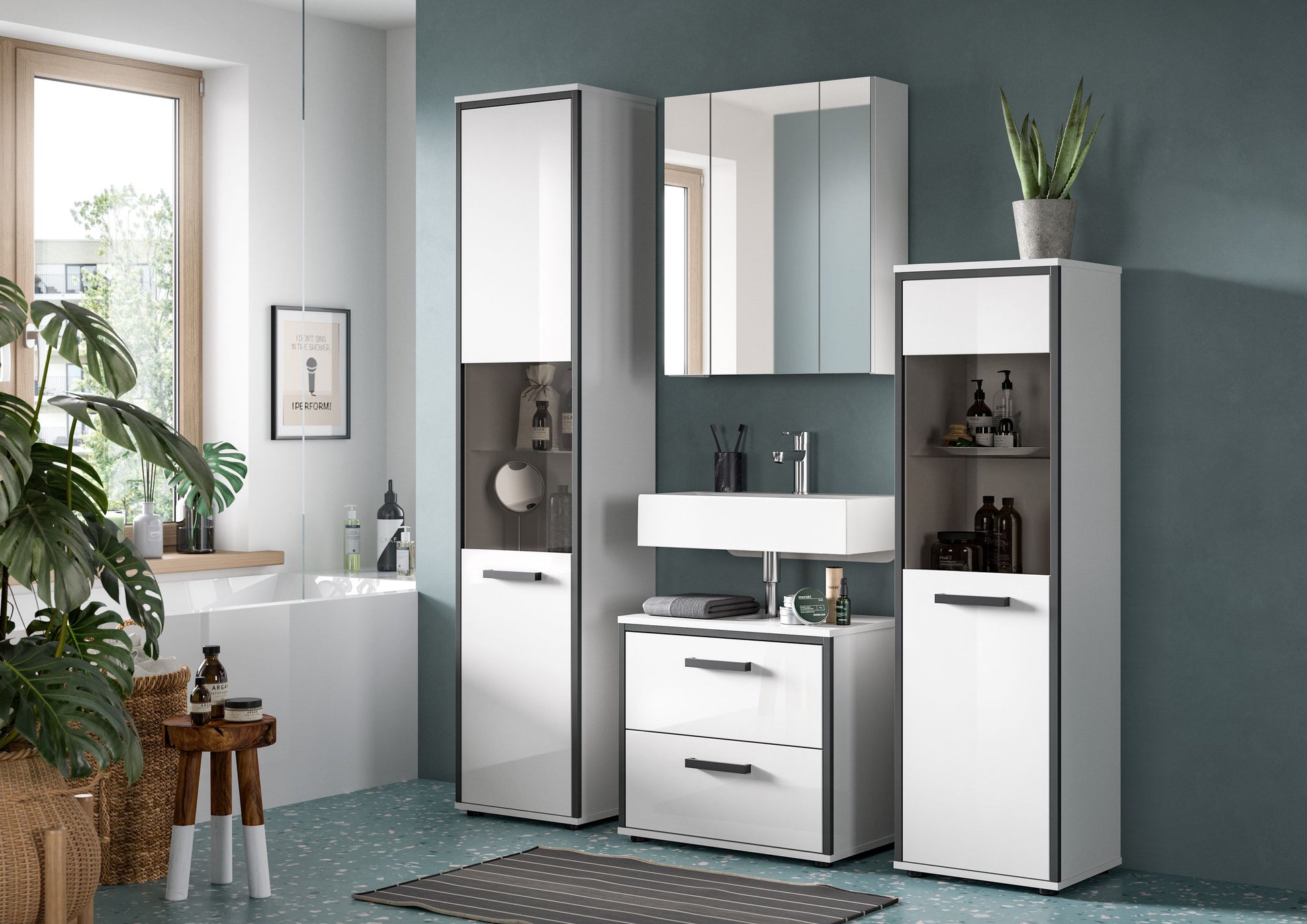Schmales Badmöbelset in Weiß-Hochglanz: Spiegelschrank, Waschtisch-Unterschrank, Hochschrank