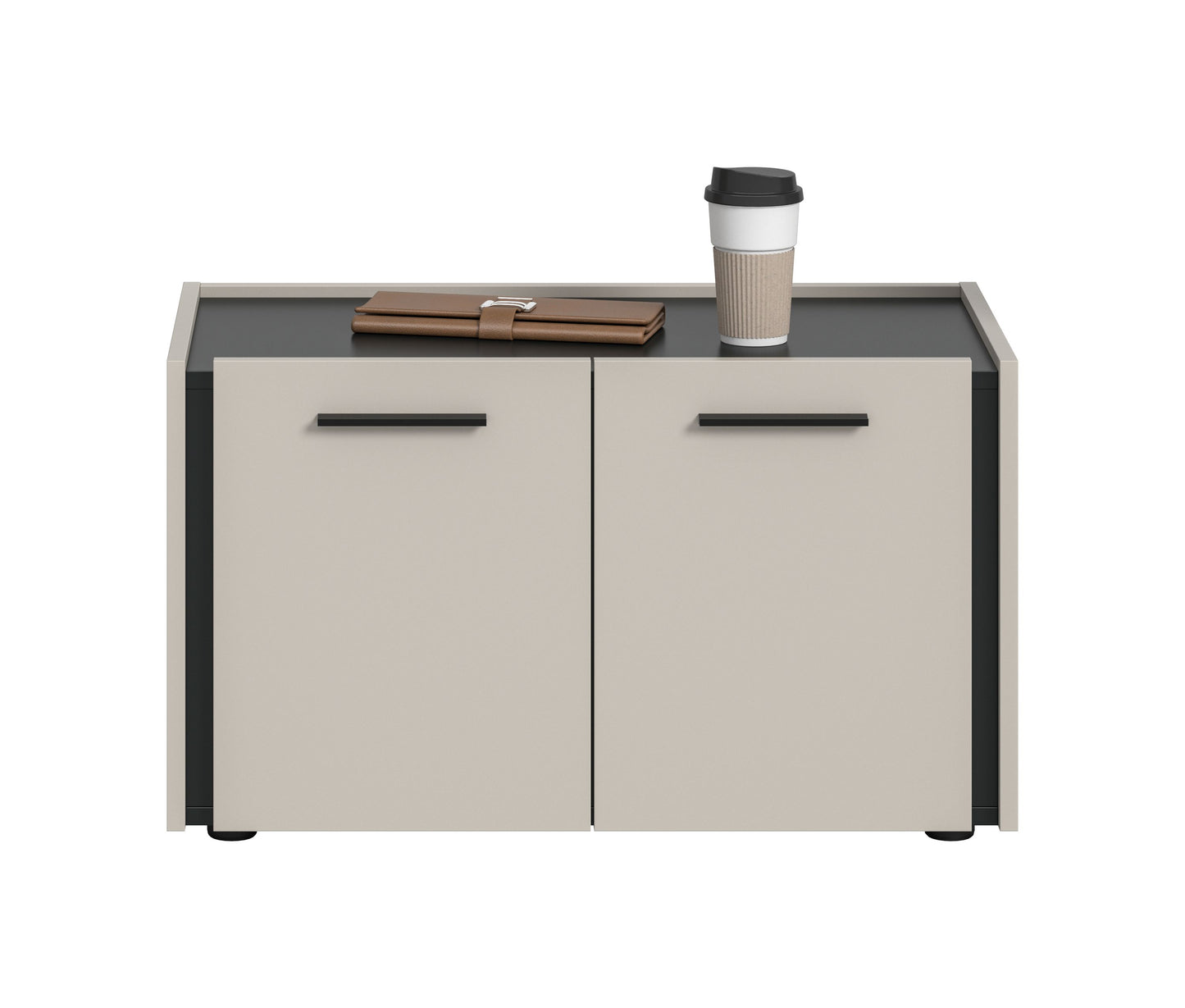 Garderobenschrank mit Sitzbank, cremefarben: zwei Türen, dunkle Oberseite mit Kaffeebecher.
