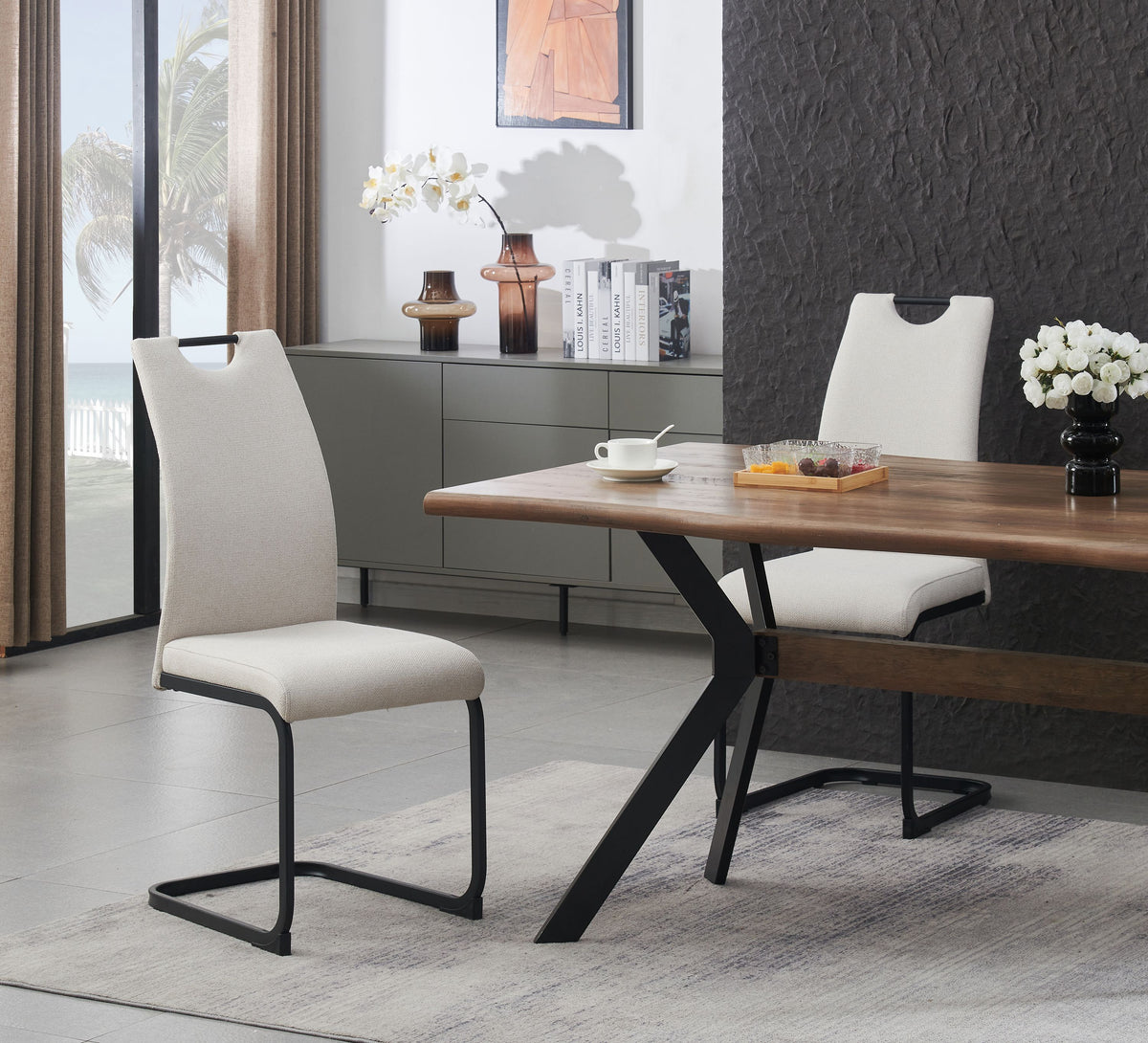 Esszimmerstühle im 2er-Set in Creme mit gepolstertem Sitz, Rückenlehne und Metallgestell