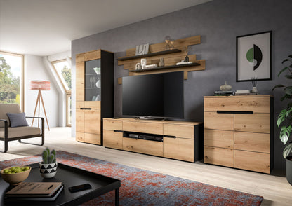 Wohnwand mit TV-Lowboard, Wandboard, Vitrinenschrank und Sideboard; Holzoptik, braun-grau