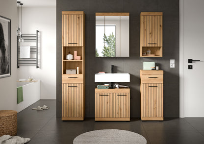 Badezimmerset mit Spiegelschrank, Waschtisch und Hochschränken in Holzoptik