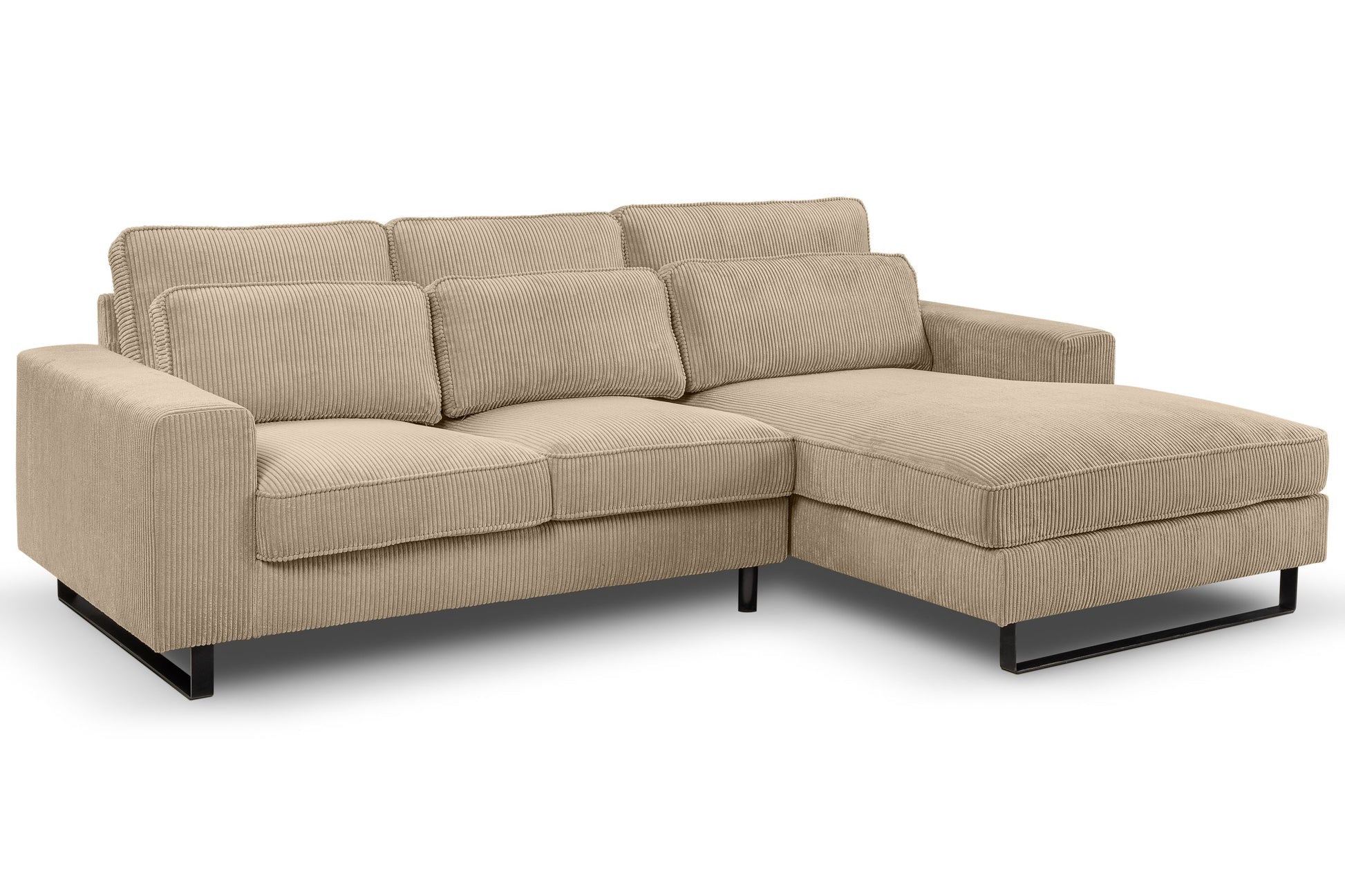 Beigefarbenes Ecksofa mit Recamiere, gepolsterte Rückenpolster und schwarze Bodenglider