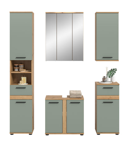 Badmöbel-Set aus Hochschränken und Unterschrank mit mintfarbenen Fronten und Griffleisten.