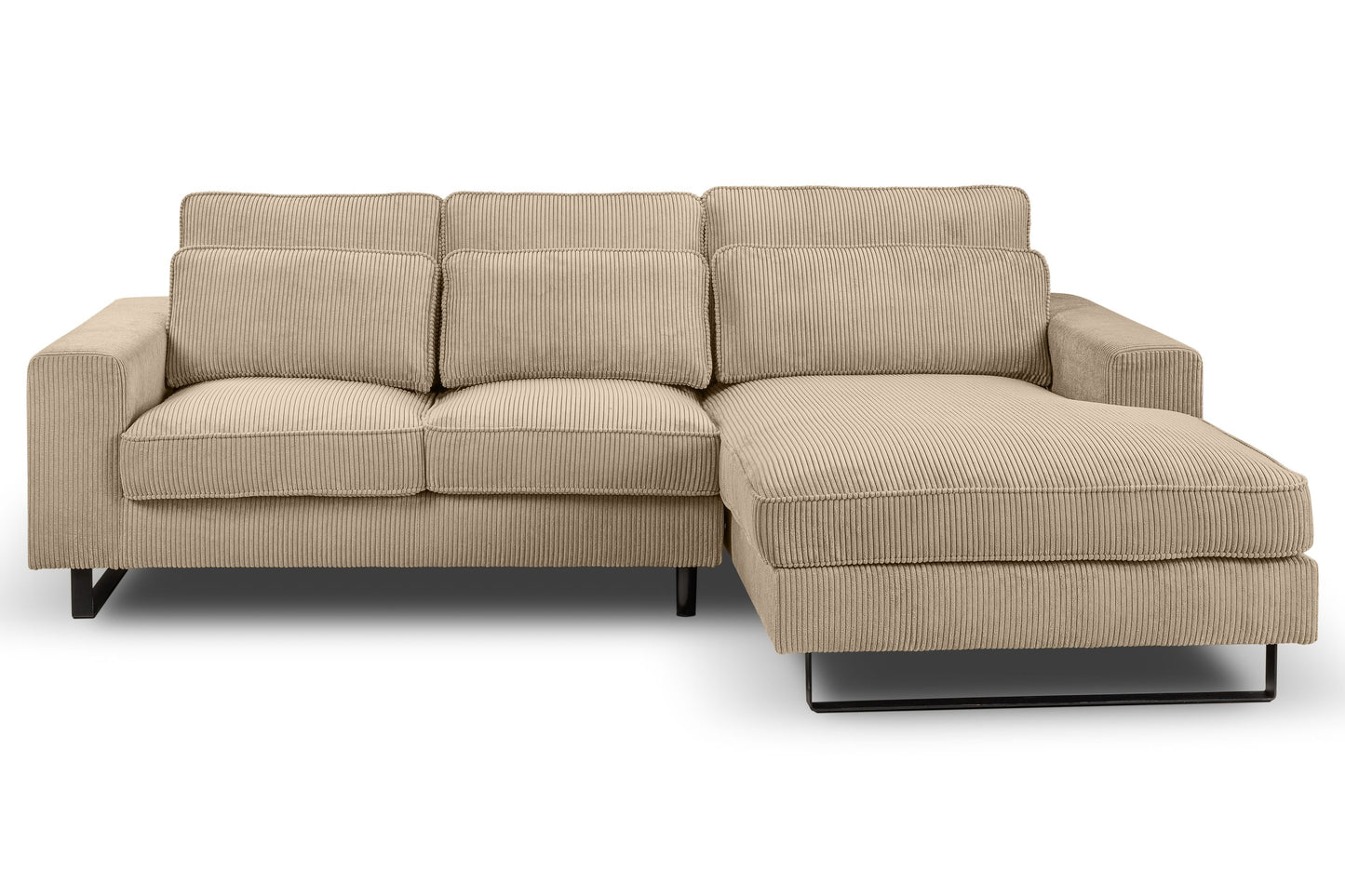 Beiges Ecksofa mit Recamiere, Blick auf Sitz- und Rückenkissen sowie Armlehnen