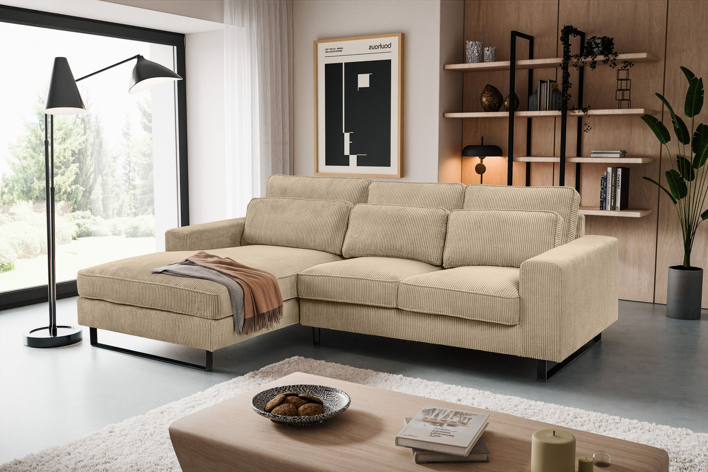 Ecksofa mit Recamiere, beiger Cord-Polsterstoff, niedrige Armlehnen und offene Sitze