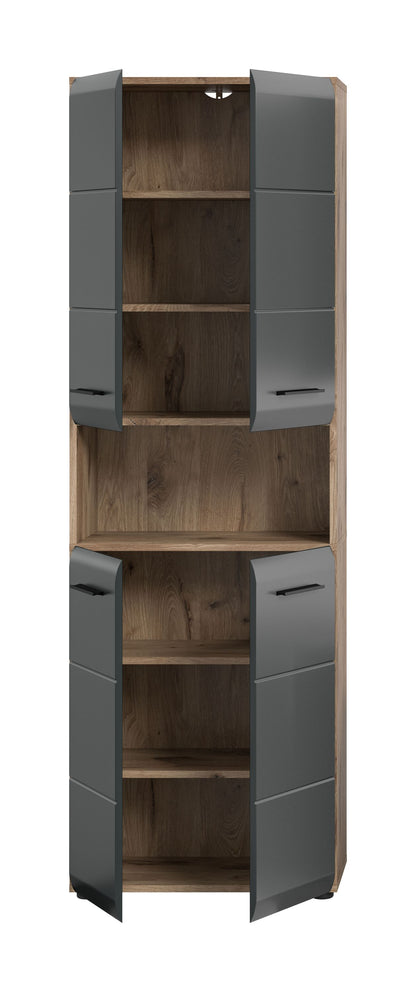 Badezimmerhochschrank offen mit Einlegeböden, Holzrückwand und dunkelgrauen Fronttüren