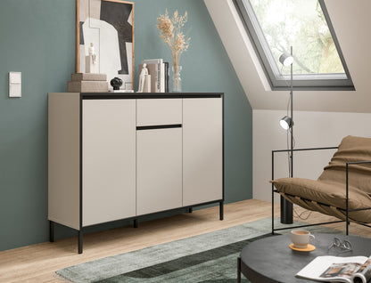 Homes & Jones-Kommode mit Schublade und 2 Türen, beiges Finish, schwarze Füße