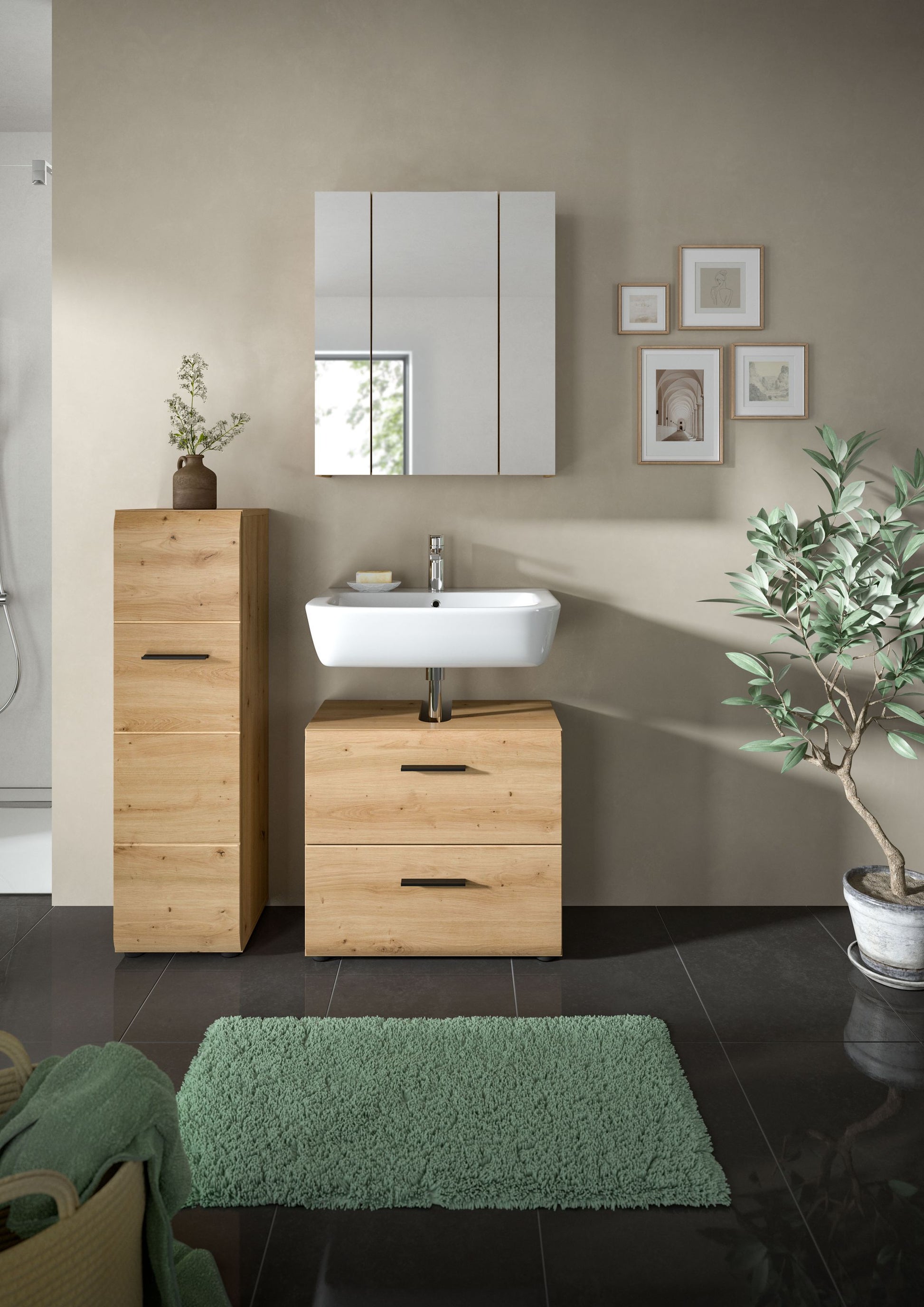 Badezimmer-Set mit Spiegel, Waschtischunterschrank und Hochschrank in hellem Holzdesign