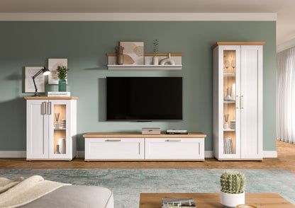 Wohnwandset: TV-Lowboard mit Schubladen, niedriger Seitenschrank und Hochschrank, weiß.