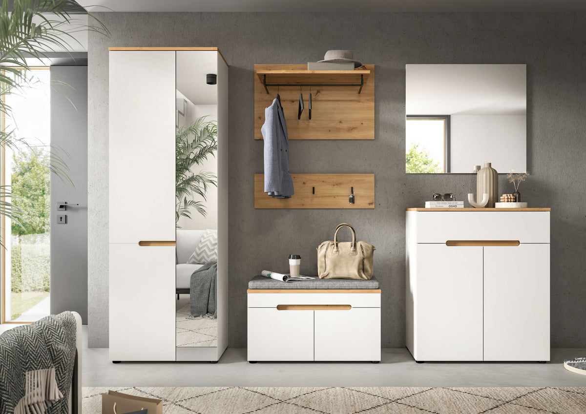 Garderoben-Set mit Schranktüren, Spiegel-Element und Wandgarderobe mit Holzregalen