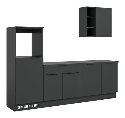 Küchenzeile in dunklem Schwarz mit Schubladen und Unterschränken sowie offenem Hochschrank