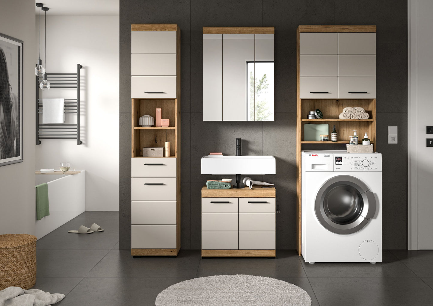 Badezimmerset mit Hochschrank, Spiegelschrank und Waschtischunterschrank, griffleisten