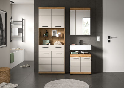 Badezimmerset mit Spiegelschrank, Hochschrank und Waschtisch, weiße Fronten und Holzoptik