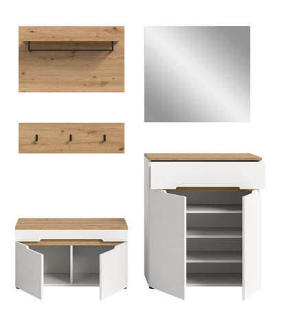 Garderoben-Schrank mit geöffneten Türen und Ablagefächern, Holzplatte und Innenregale