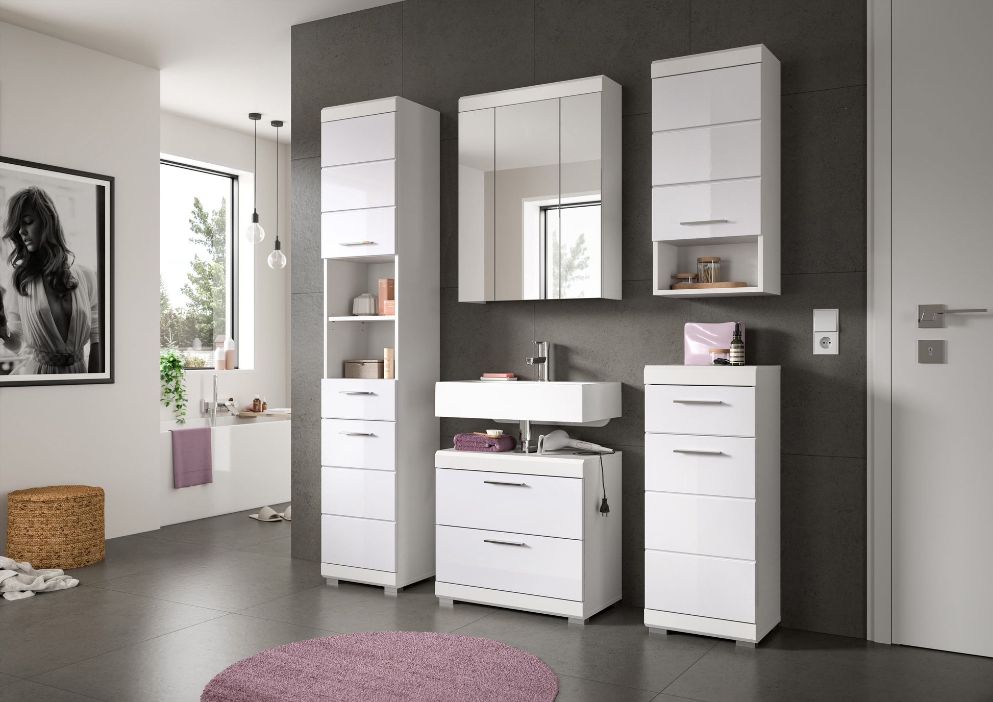 Hochschrank für Bad mit Hochglanzfront und offenen Fächern, weiß