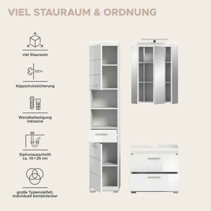 Badezimmerset-Ansicht mit weißem Hochschrank und Waschtischkommode, dazu Spiegelschrank