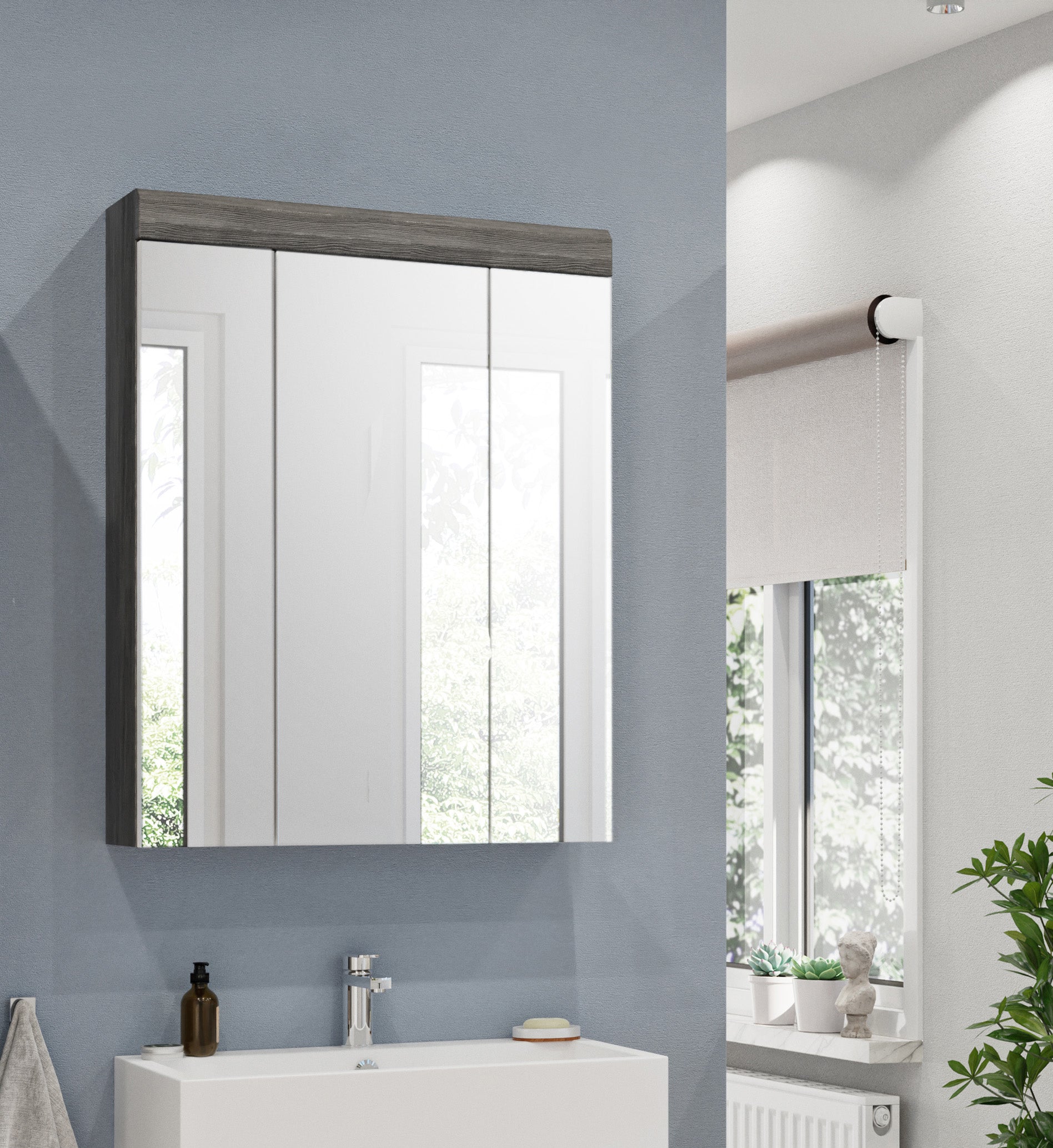 Badspiegelschrank an der Wand mit 3 Spiegeltüren, grauer Rahmen vor Waschbecken