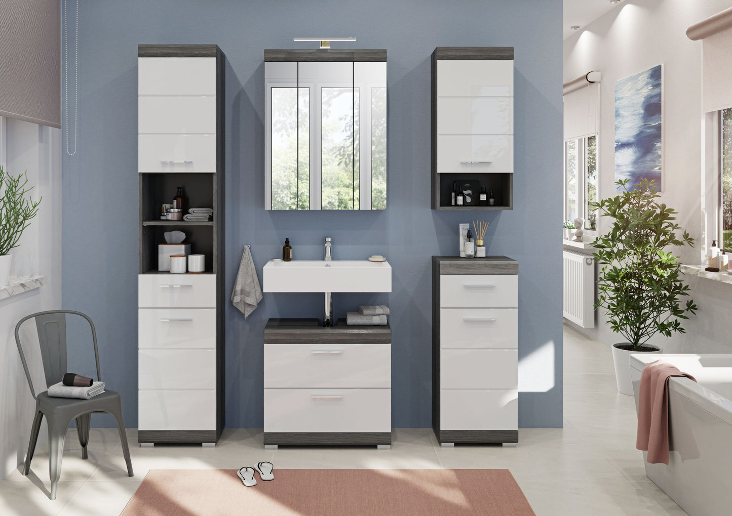 5-teiliges Badezimmer-Set: weiße Fronten, Eiche-Optik, Spiegelschränke und Beleuchtung