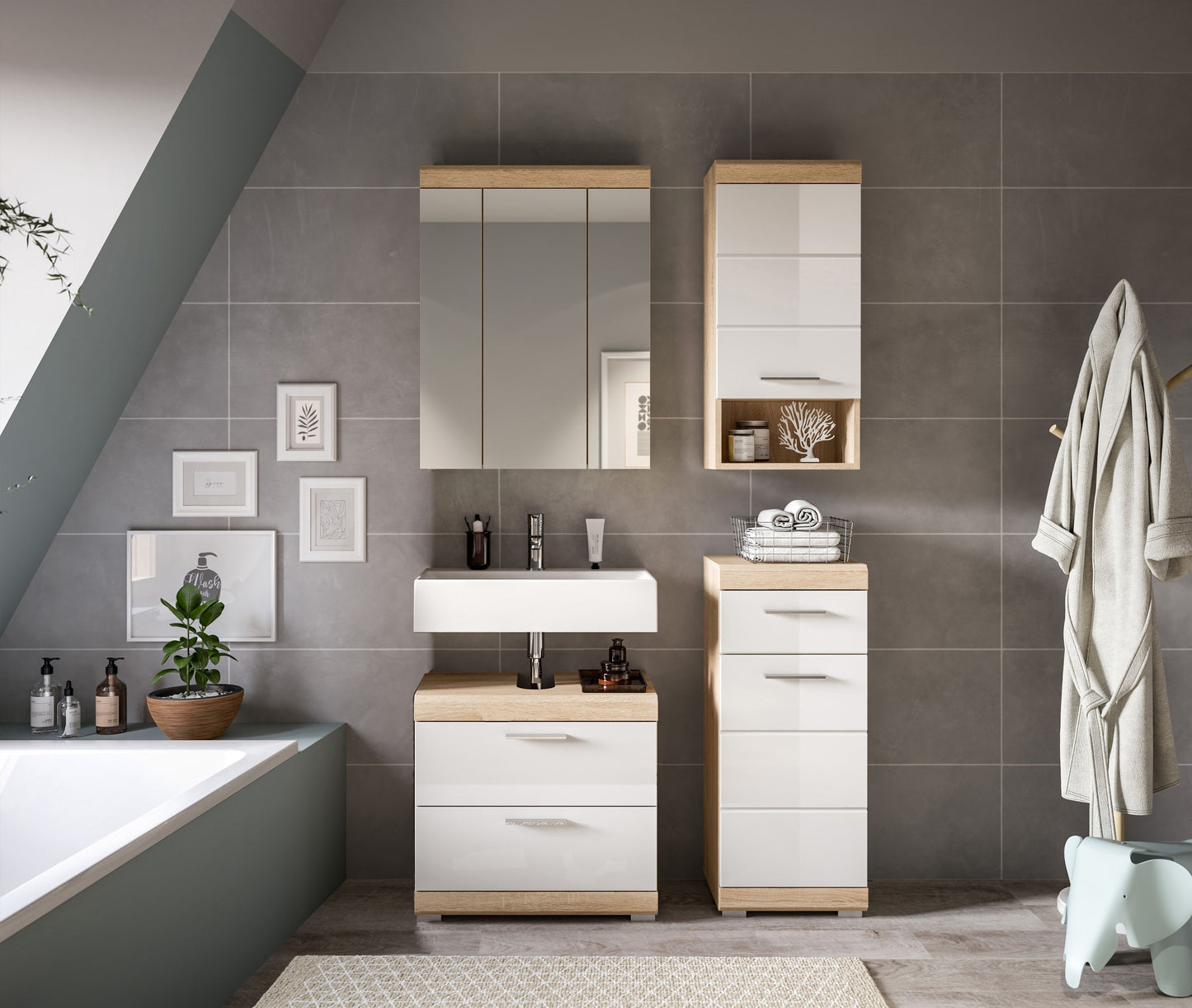 Badmöbel-Set mit Waschtischunterschrank, Spiegelschrank und Hochschrank in Weiß und Holz