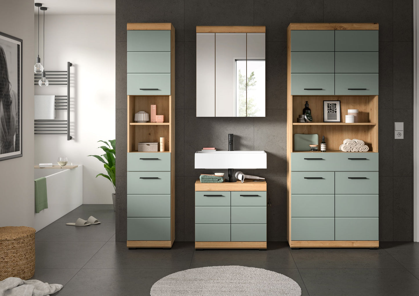Badezimmerset mit Spiegelschrank und Waschtisch in Holzoptik und Minttönen