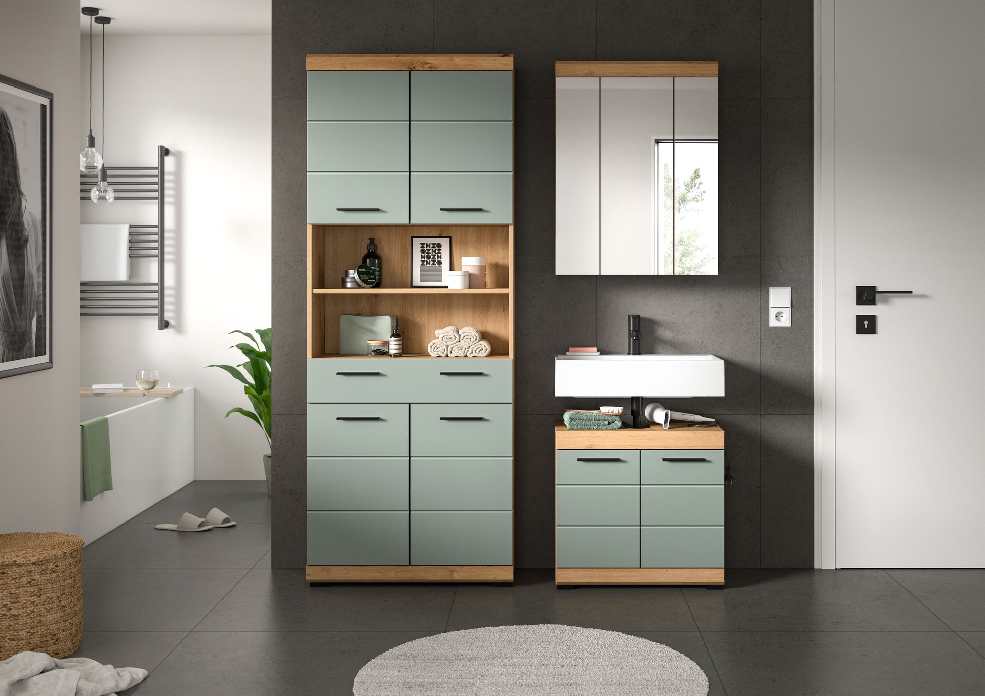 Badezimmerset mit Hochschrank, Spiegelschrank und Waschtisch in Pastellgrün