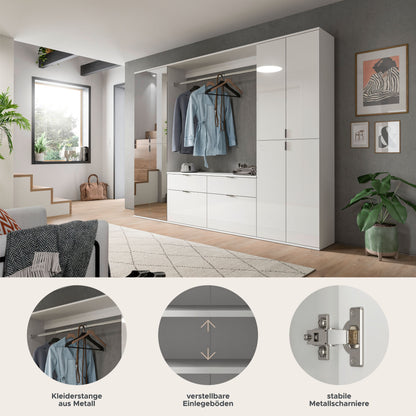 Weiße Garderobenanlage mit Kleiderstange und höhenverstellbarem Element