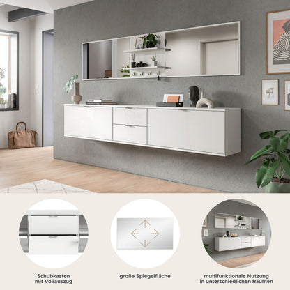 Flur-Garderobenset mit weißem Sideboard: Schubkästen, große Spiegelwand und vielseitige Nutzung.