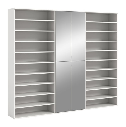 Weißer Garderoben-Schrank mit mittlerer Tür und seitlichen offenen Fächern.