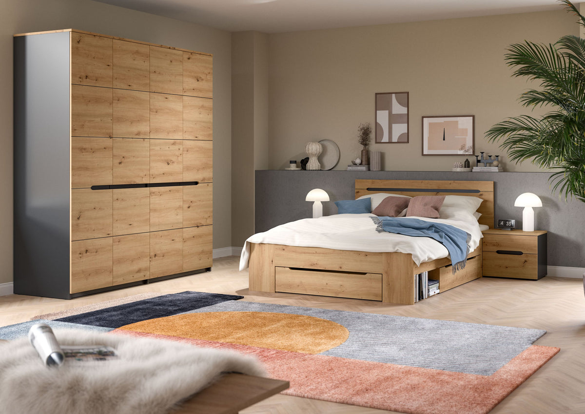 Homes & Jones Schlafzimmer-Set mit Bett und Schrank in Holzoptik sowie zwei Nachtkommoden