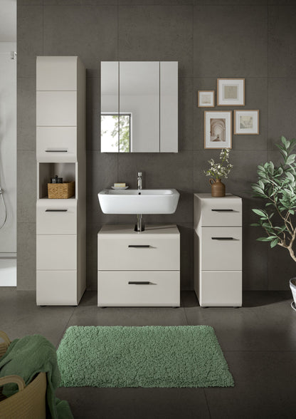 Badezimmer-Set mit weißen Fronten: Waschtisch mit Schubladen, Hochschrank und Spiegelschrank