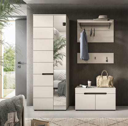 Garderobenset: hoher Schrank, Unterbaukonsole mit Sitzbank und Wandpaneel mit Haken