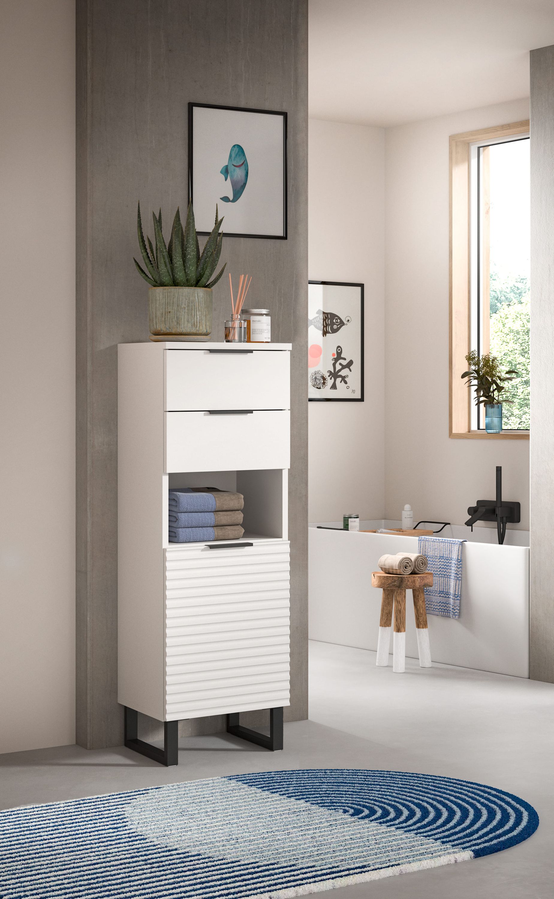 Weißer Badschrank mit Schublade, offenem Fach und geriffelter Fronttür