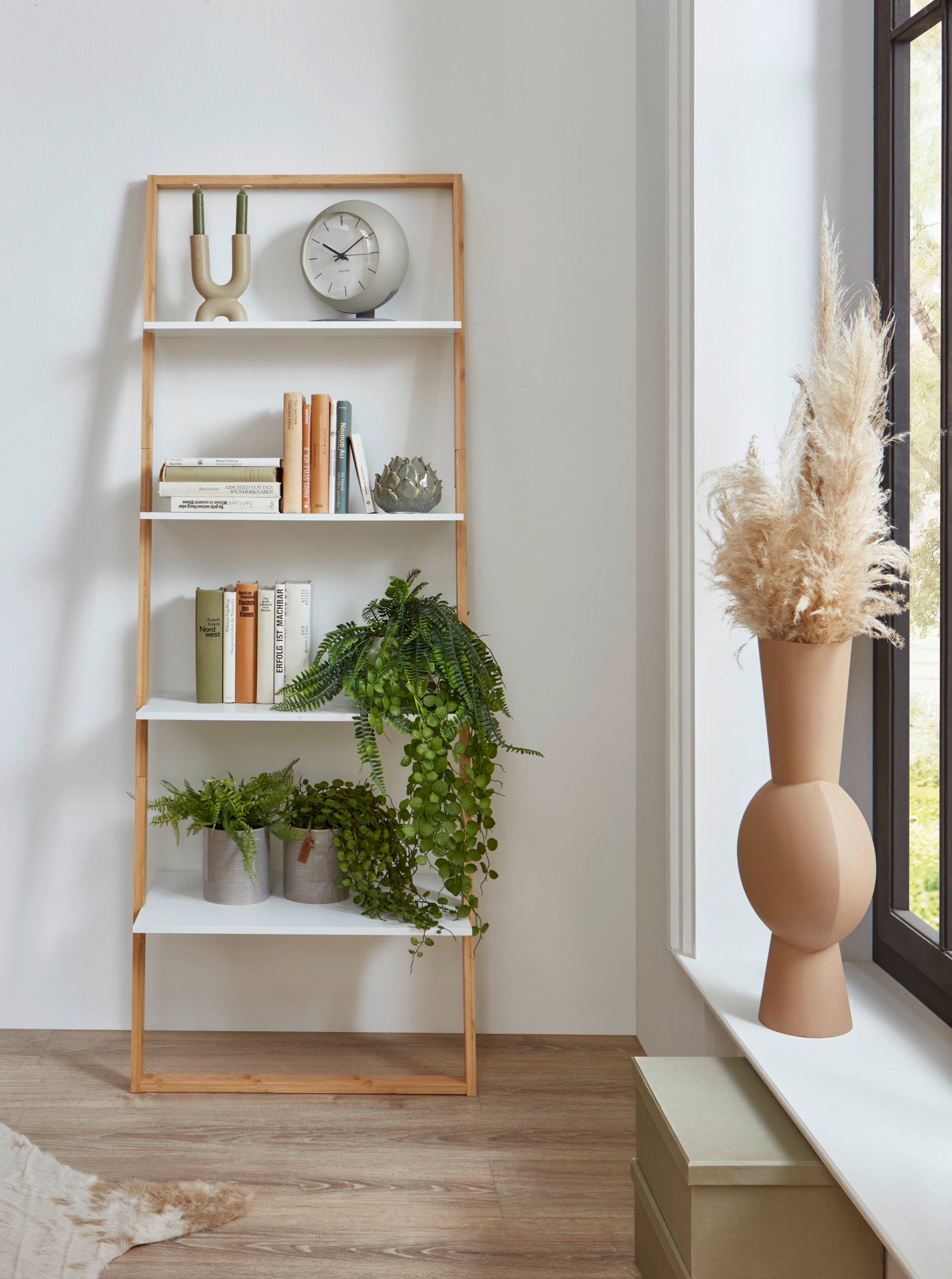 Homes & Jones Leiterregal Regal mit 4 Ablagen aus Massivholz Dekoregal