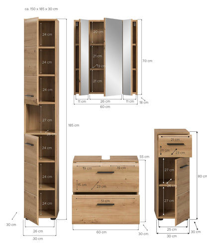 Badezimmer-Set mit hellem Holz, weißem Waschbecken und offenen Fächern im Hochschrank