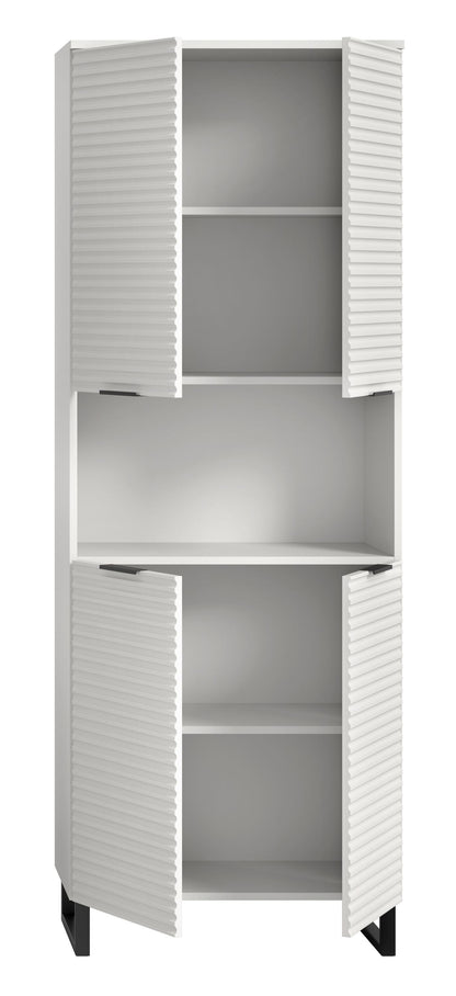 Weißer Badhochschrank mit Lamellentüren, geöffneten Frontklappen und zwei offenen Fächern